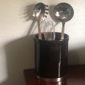 Utensil holder